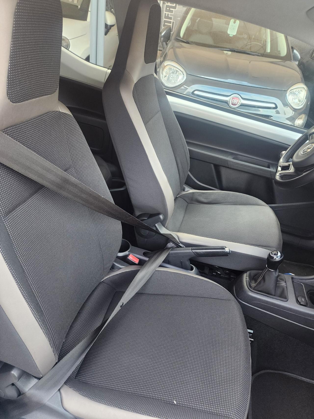 Volkswagen up! 1.0 move up - 2013