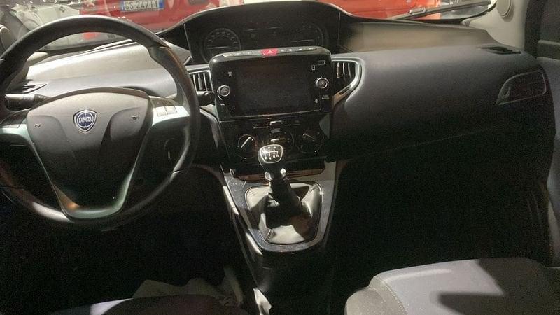 Lancia Ypsilon Ypsilon 1.0 FireFly 5 porte S&S Hybrid Platino