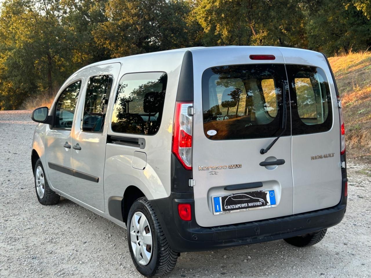 Renault Kangoo 1.5 dCi 5 posti Maxi Combi Ice neopatentati