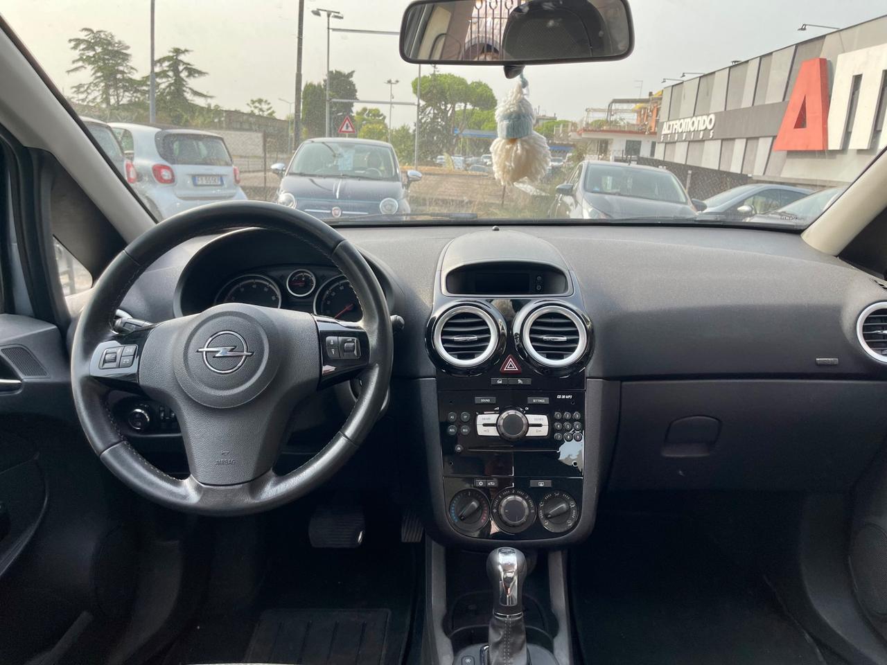 Opel Corsa 1.4 16V 5 porte Cosmo