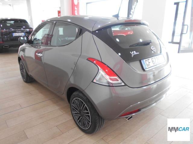 LANCIA - Ypsilon - 1.0 FireFly 5p. S&S Hybrid Gold