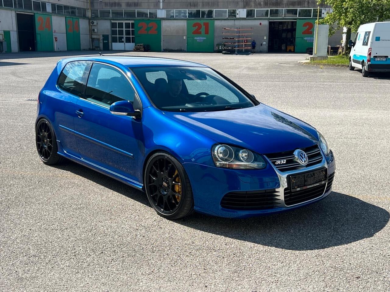 Volkswagen Golf 3.2 VR6 4mot. 3p. DSG R32