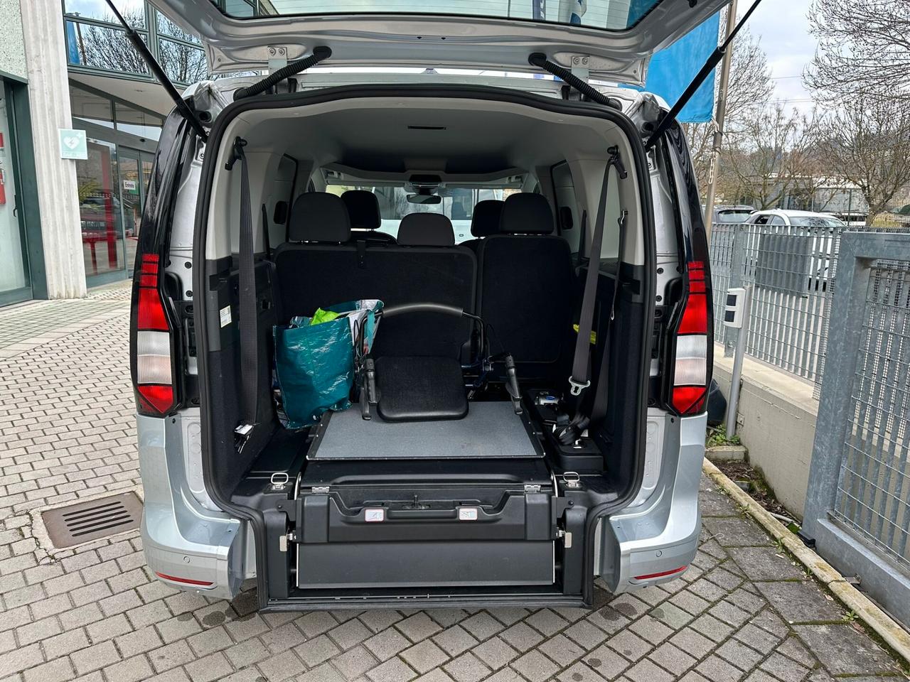 Volkswagen Caddy 1.5 TSI 114 CV DSG Life CON PEDANA TRASPORTO CARROZZINA