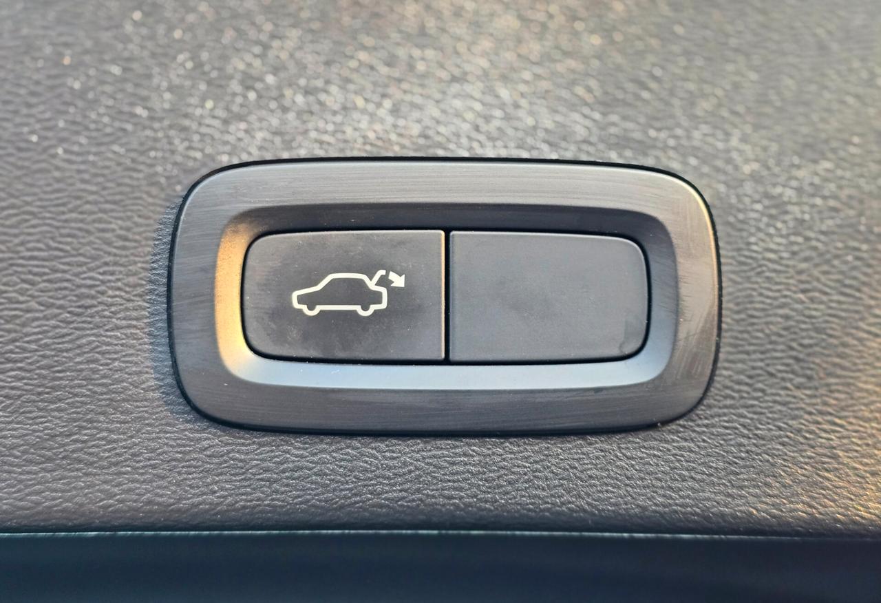 VOLVO XC40 D3 AUTOMATICA 2020 NUOVISSIMA