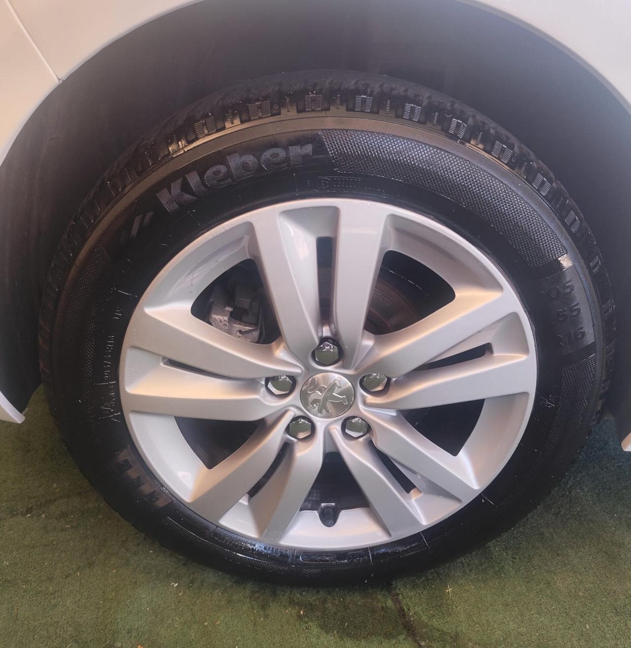 Peugeot 308 BlueHDi 120 S&S Business