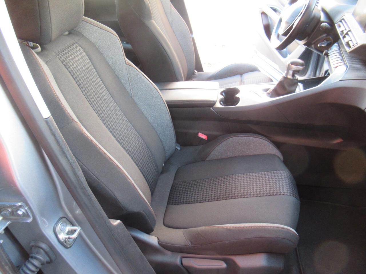 Peugeot 3008 BlueHDi 130 S&S Business