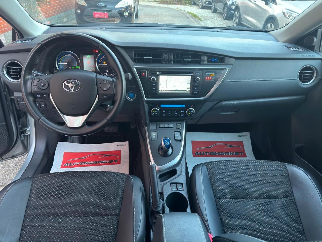 Toyota Auris 1.8 Hybrid Lounge
