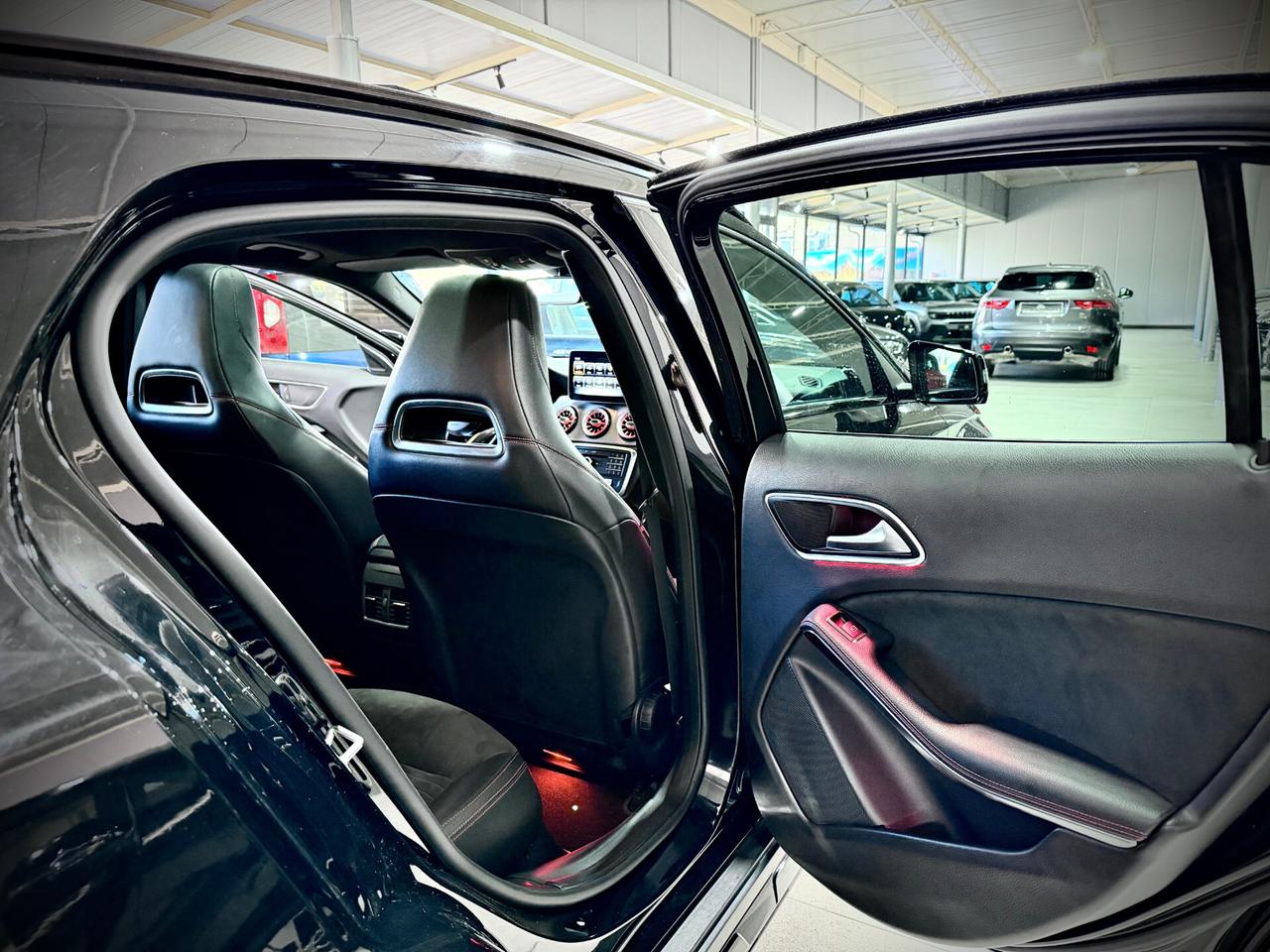 Mercedes-Benz GLA 200 d 136CV Premium AMG