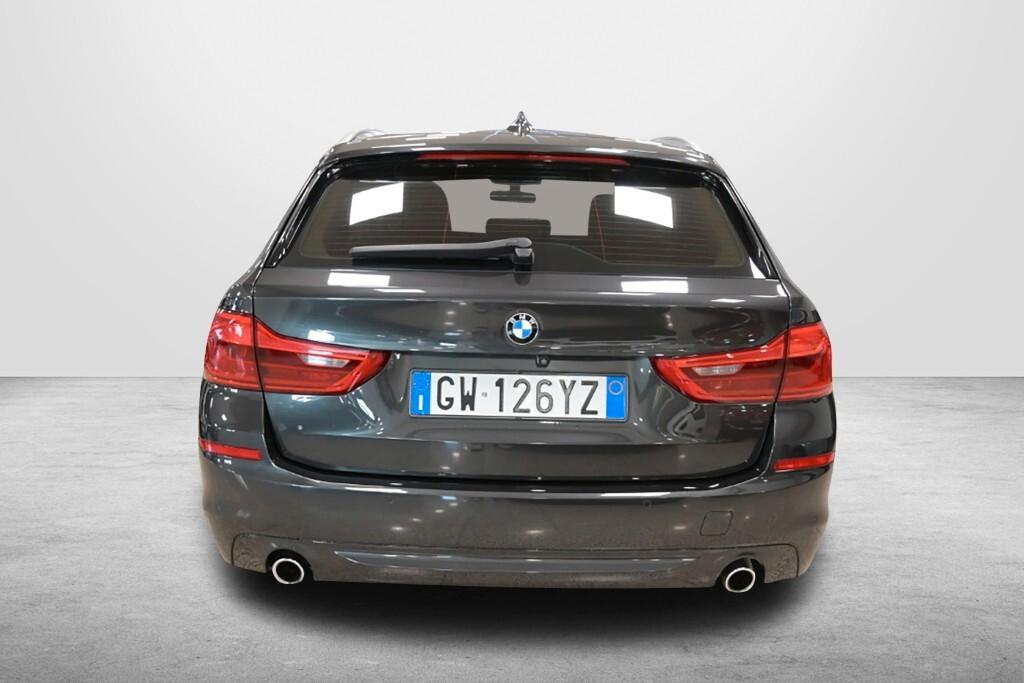 BMW 518D TOURING 150CV STEPTRONIC BUSINESS ADVANTAGE ( ADAPTIVE CRUISE - FARI LED - AMBIENT LIGHT - TETTO PANORAMICO APR. - NAVI - CARPLAY - PELLE - PARK ASSISTANT - TELECAMERA POST. )