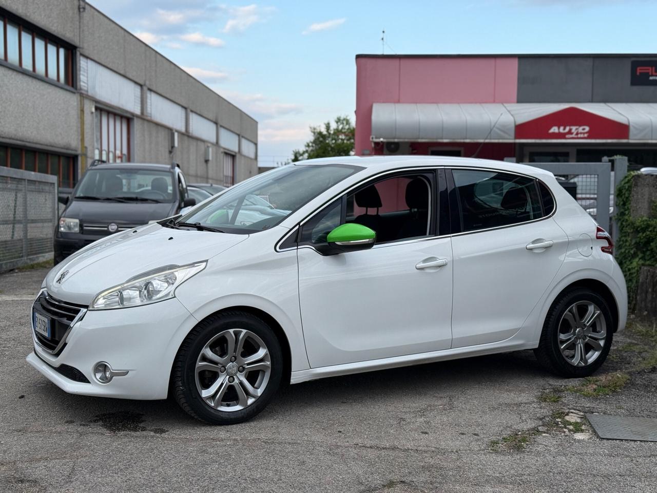 Peugeot 208 1.6 e-HDi 92 OK NEOPATENTATI5 porte Allure
