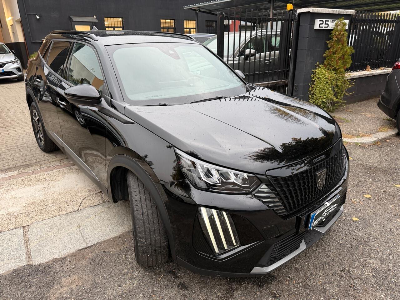 Peugeot 2008 PureTech 100 S&S Allure Black Edition