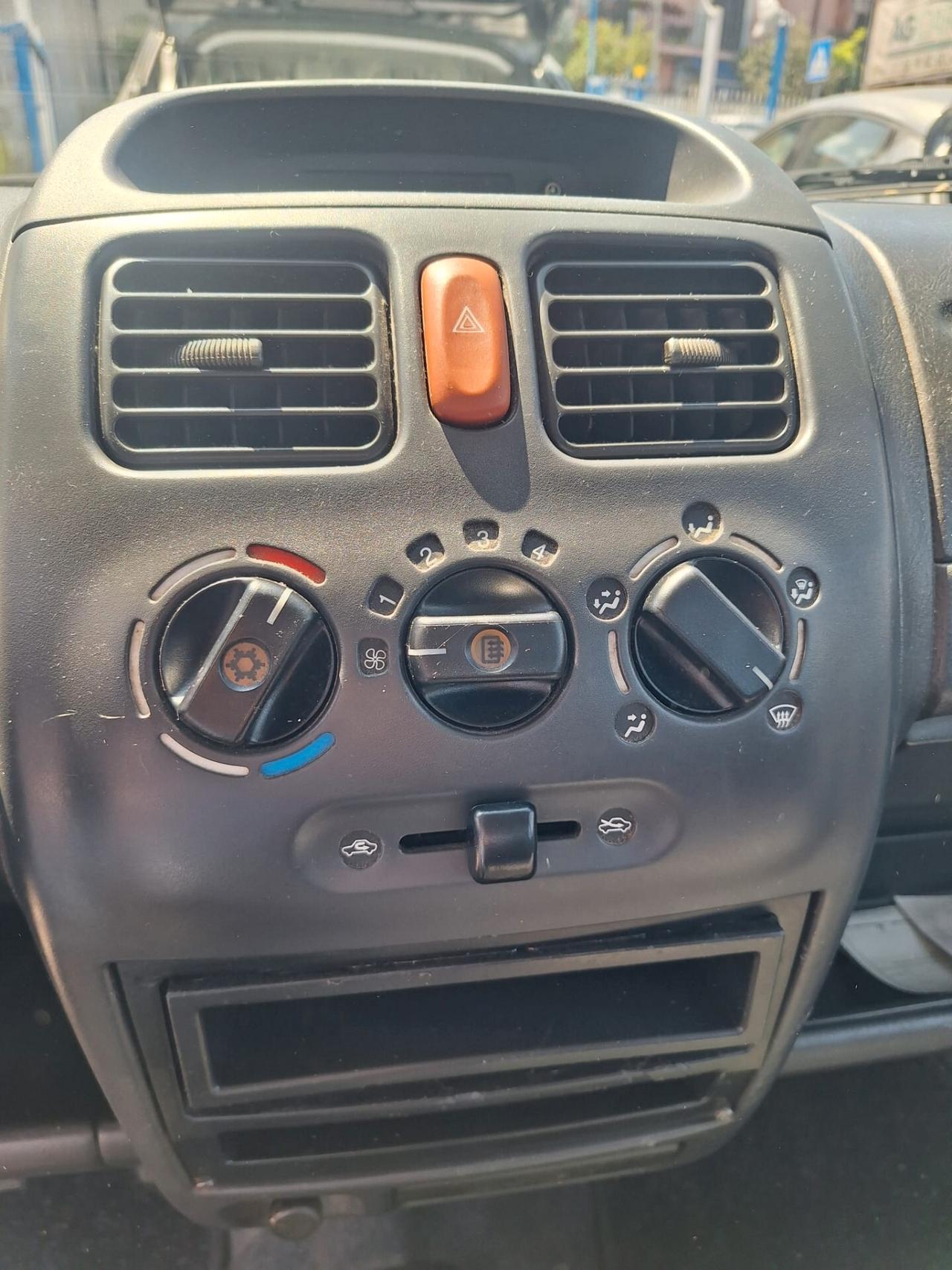 Opel Agila 1.2 16V 'Njoy