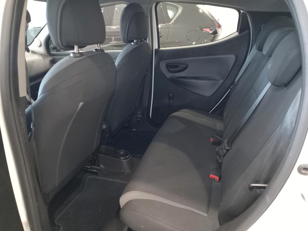 Lancia Ypsilon 1.2 69 CV 5 porte Silver