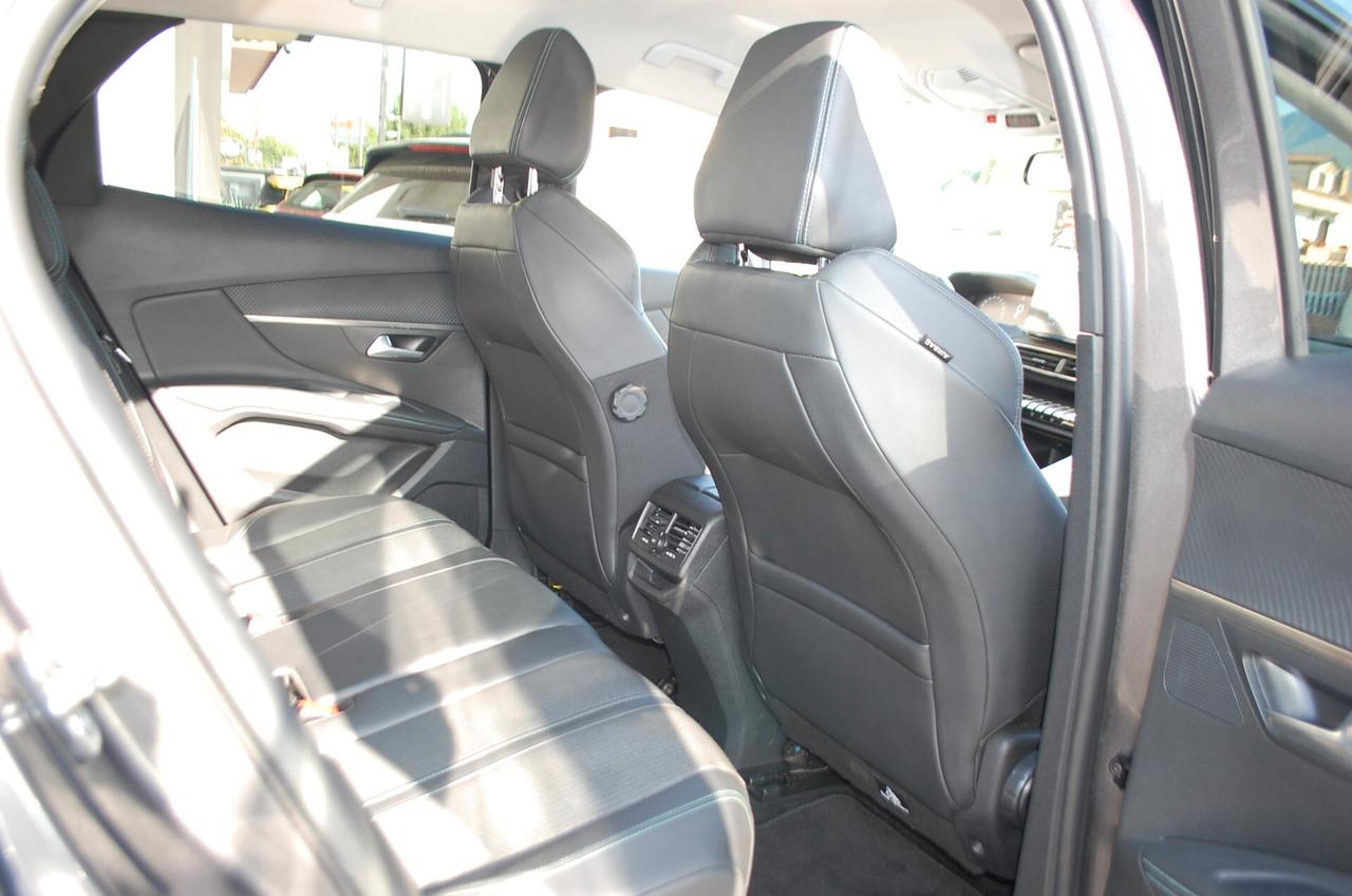 Peugeot 3008 1.5 bluehdi 131CV Allure EAT8 Uff Italy App Led