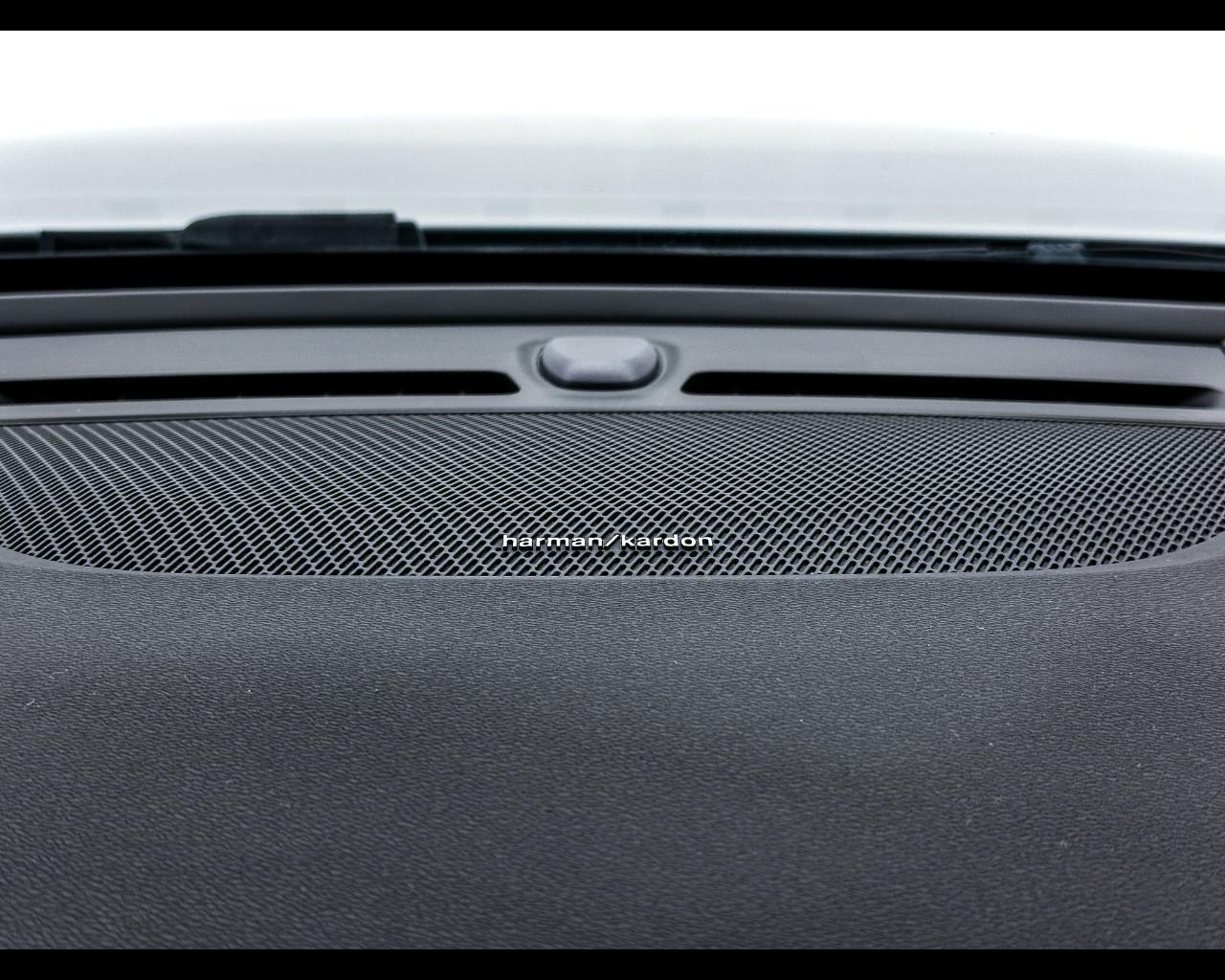 VOLVO XC40 T4 Recharge Plug-in Hybrid automatico Ultimate Dark