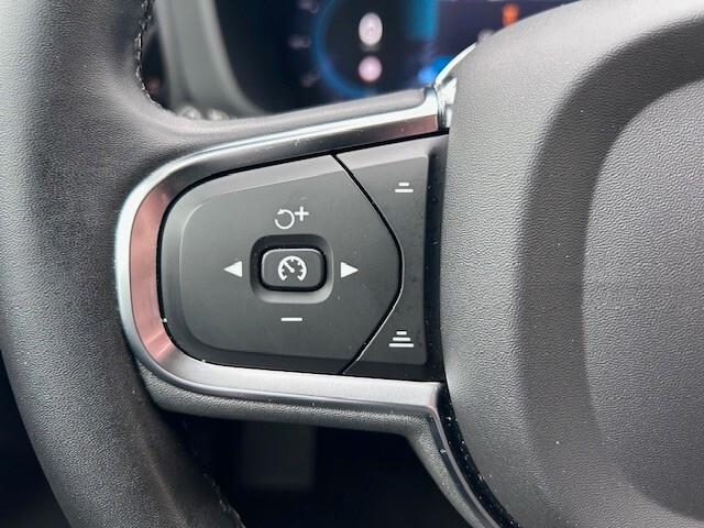 Volvo XC 60 XC60 B4 (d) automatico Core SUBENTRO LEASING