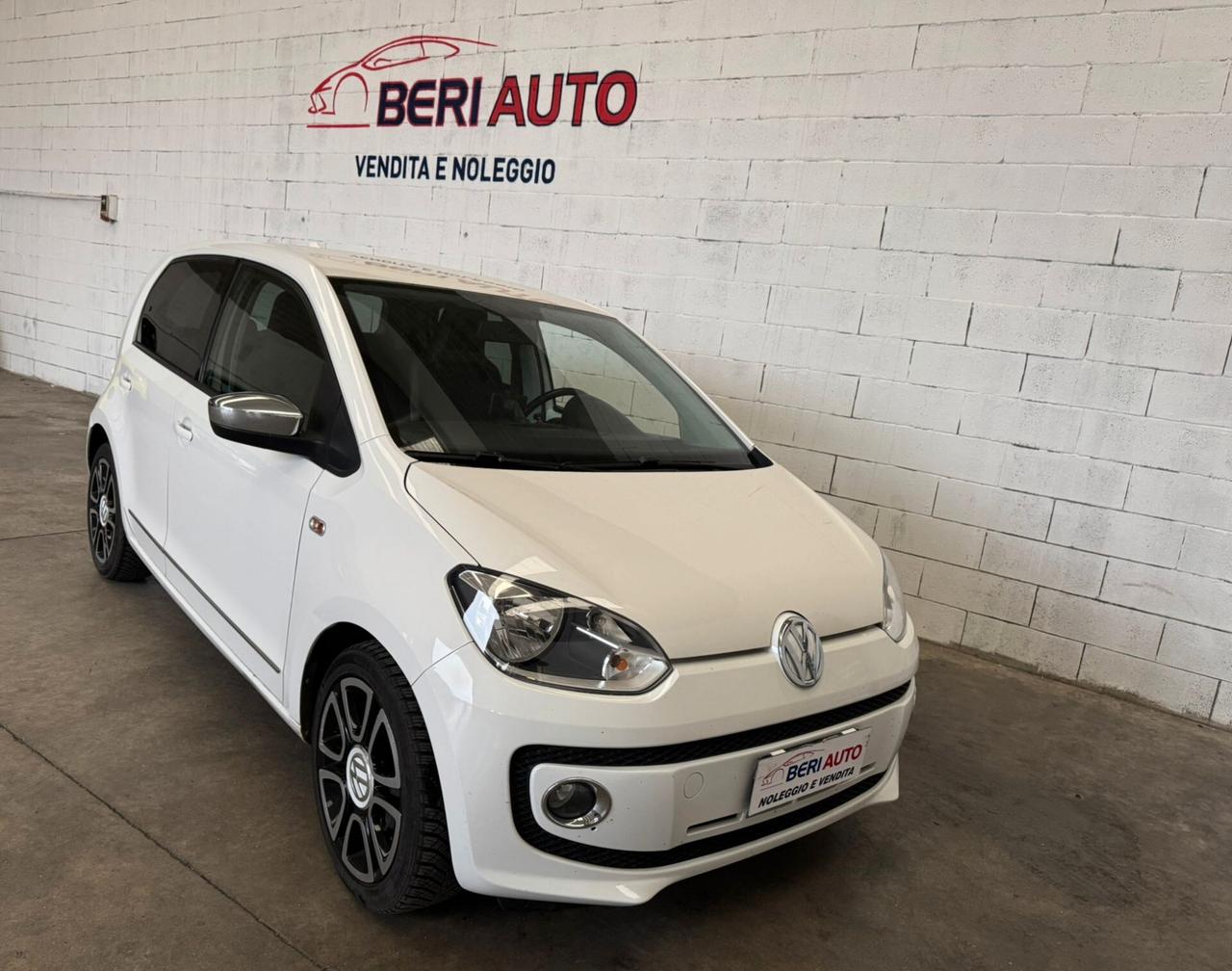 Volkswagen up! Volkswagen UP adatta neopatentati