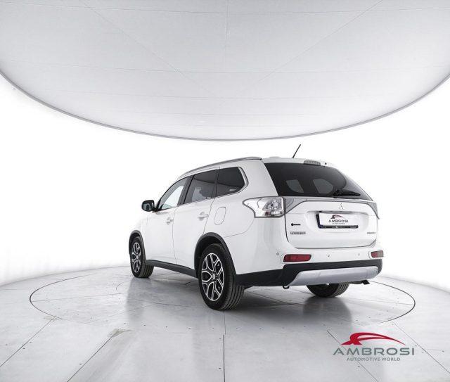 MITSUBISHI OUTLANDER 2.2 DI-D 4WD Instyle 7p. - PER OPERATORI DEL SETTO