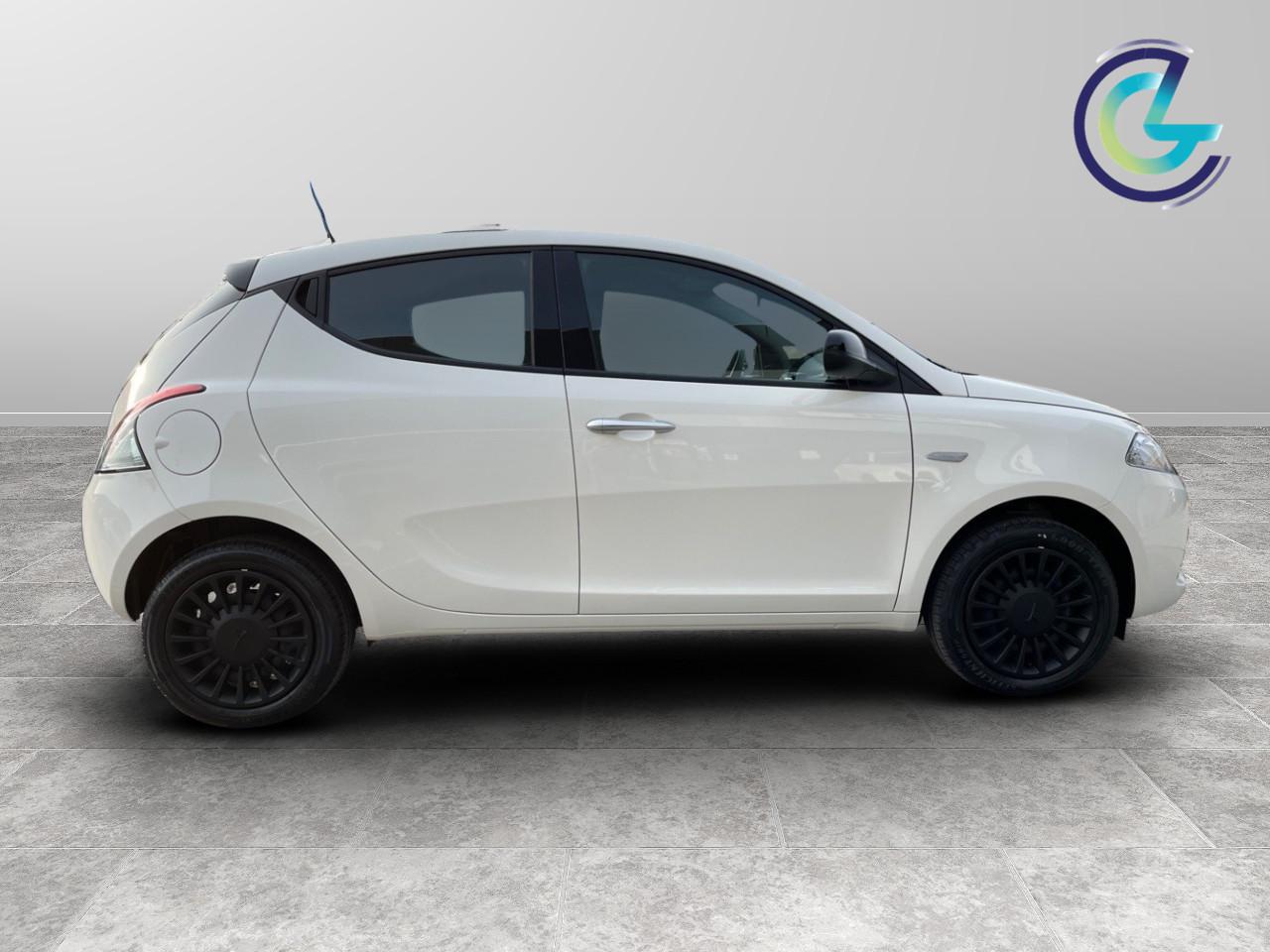 LANCIA Ypsilon III 2021 - Ypsilon 1.0 firefly hybrid Silver s&s 70cv