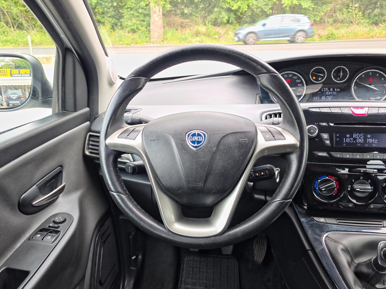 Lancia Ypsilon 1.2 69 CV 5 porte S&S Silver 2014-E6 Manuale NEO