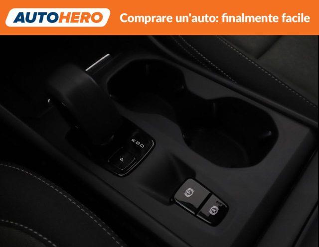 VOLVO XC40 B4 AWD automatico Core