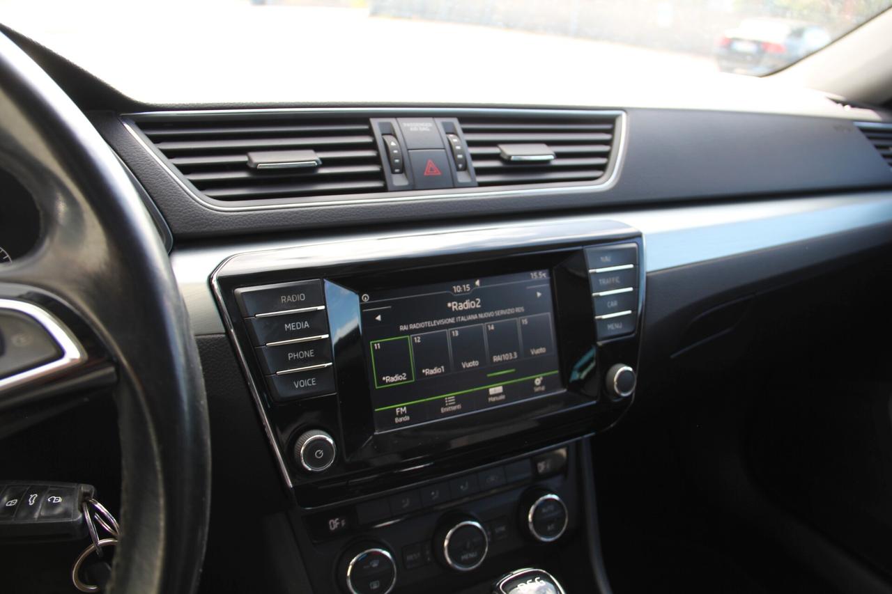 Skoda Superb 2.0 TDI DSG Wagon Executive (KW 110 - CV 150)