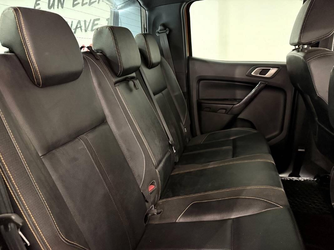Ford Ranger 3.2 tdci double cab Wildtrak 200cv auto Autocarro 5 posti
