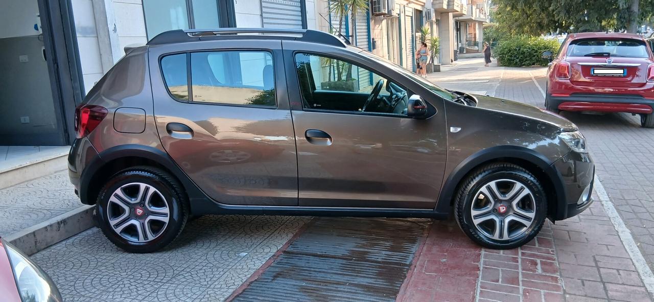 DACIA SANDERO STEPWAY 1.5 BLUE DCI 95 CV WOW OLD