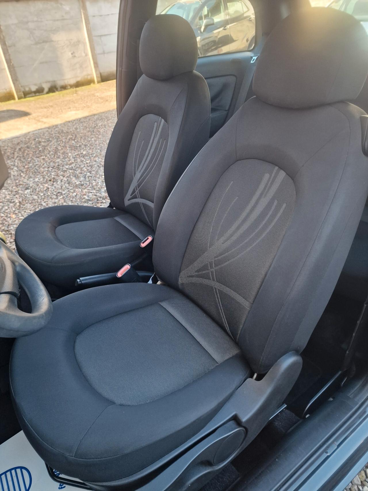 Lancia Ypsilon 1.2 69 CV Unyca