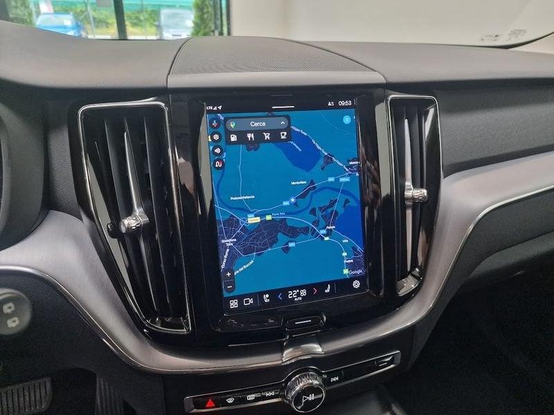 Volvo XC60 B4 (d) AWD Geartronic Momentum AUTOCARRO N1