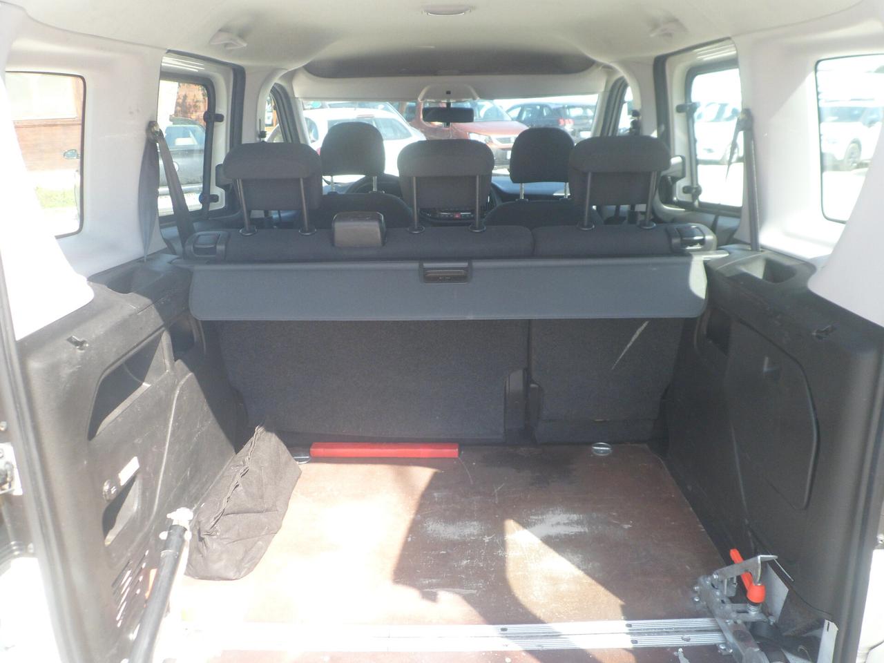 Fiat Doblo 5 posti autocarro
