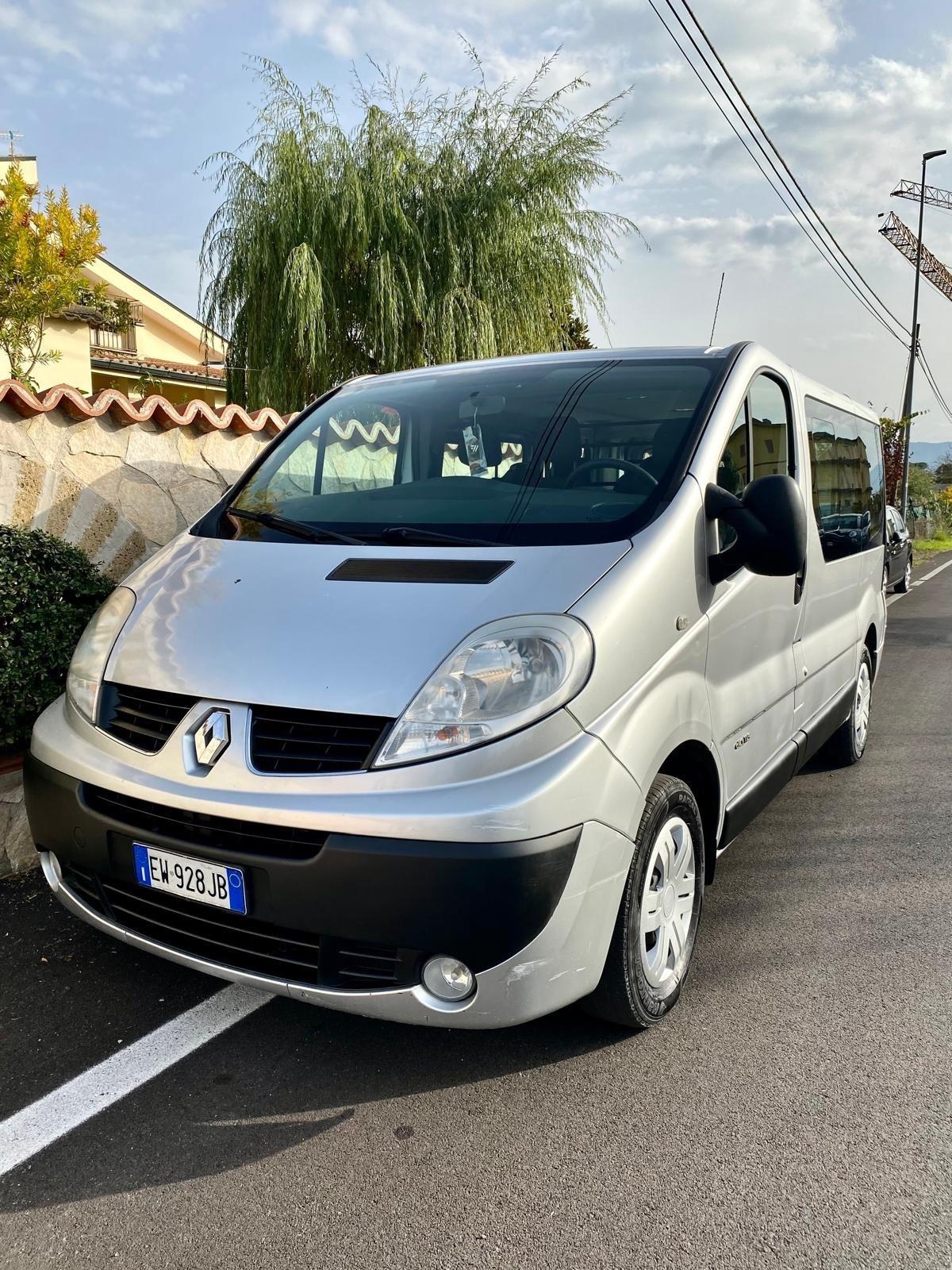 Renault Trafic 2.2 Cv 114 pulmino 6 posti Autocarro