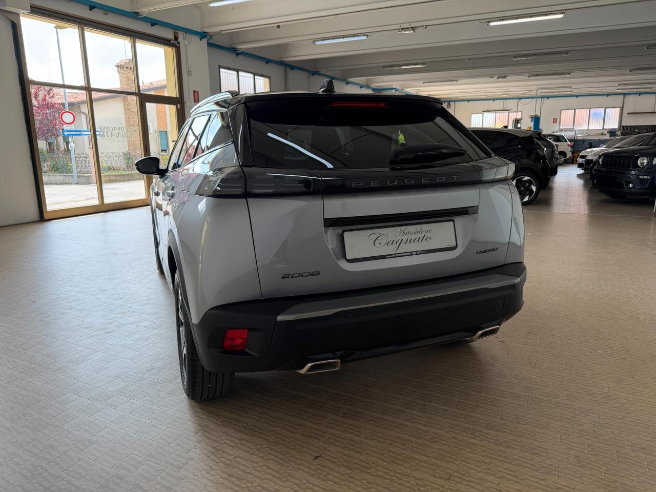 Peugeot 2008 Hybrid 145 e-DCS6 GT KM 9000 2025 Bicolor