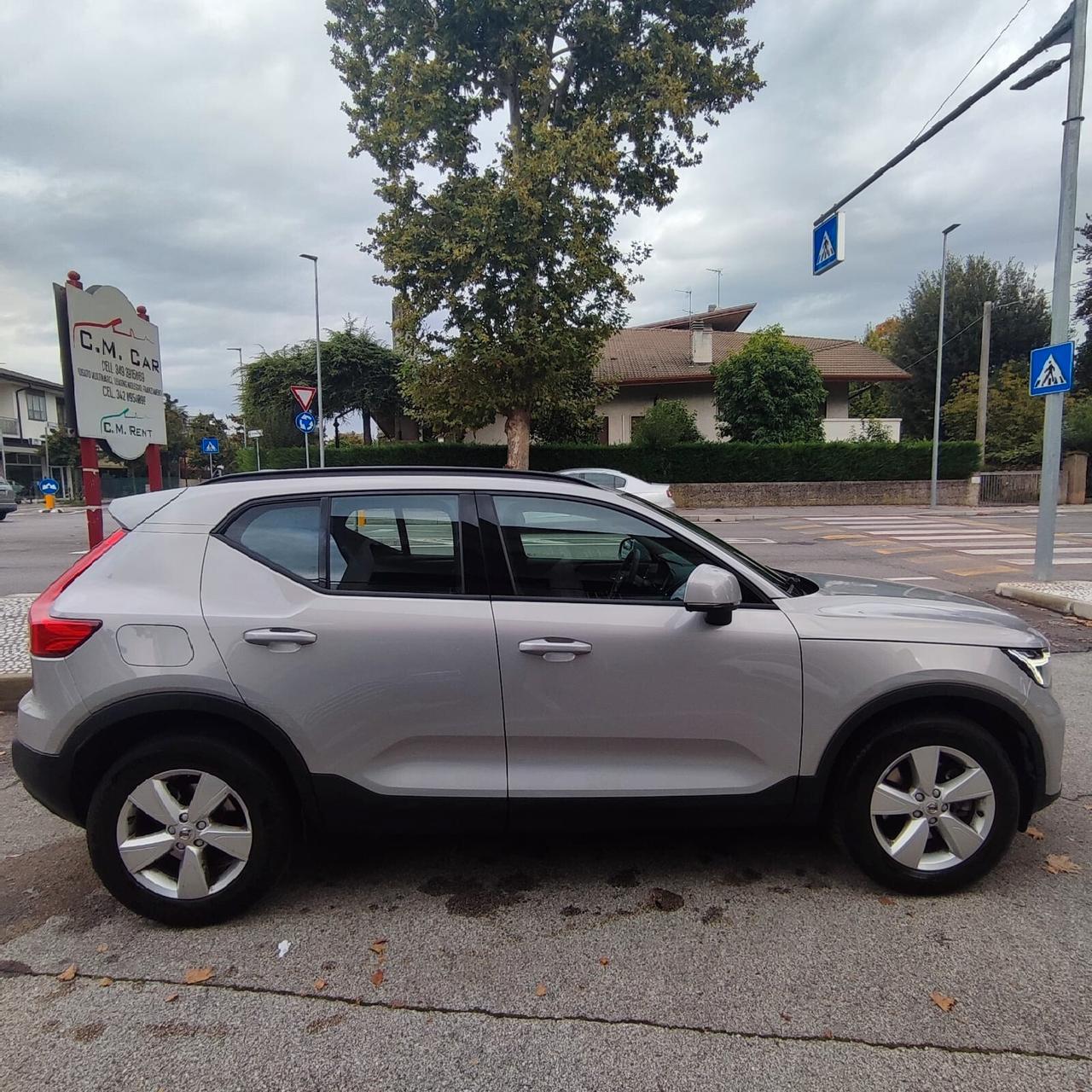 Volvo XC40 B3 automatico Core Pack tagliandi