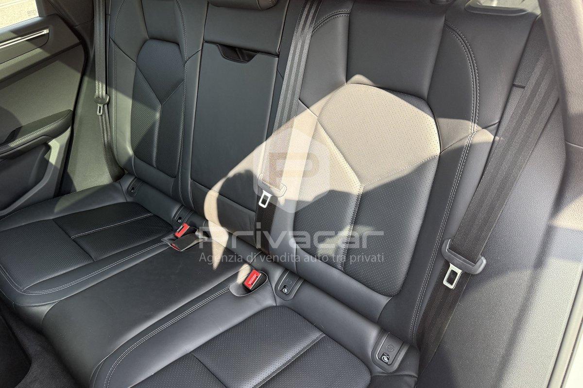 PORSCHE Macan 2.0