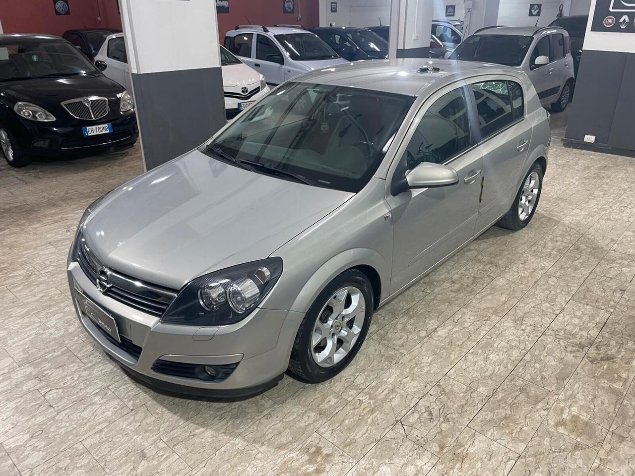 Opel Astra 1.4 16V Twinport 5 porte Enjoy