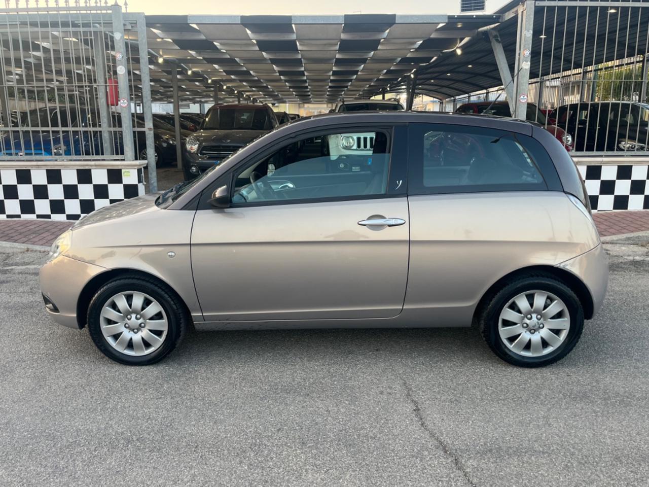 Lancia Ypsilon 1.2 Oro Unipro2009