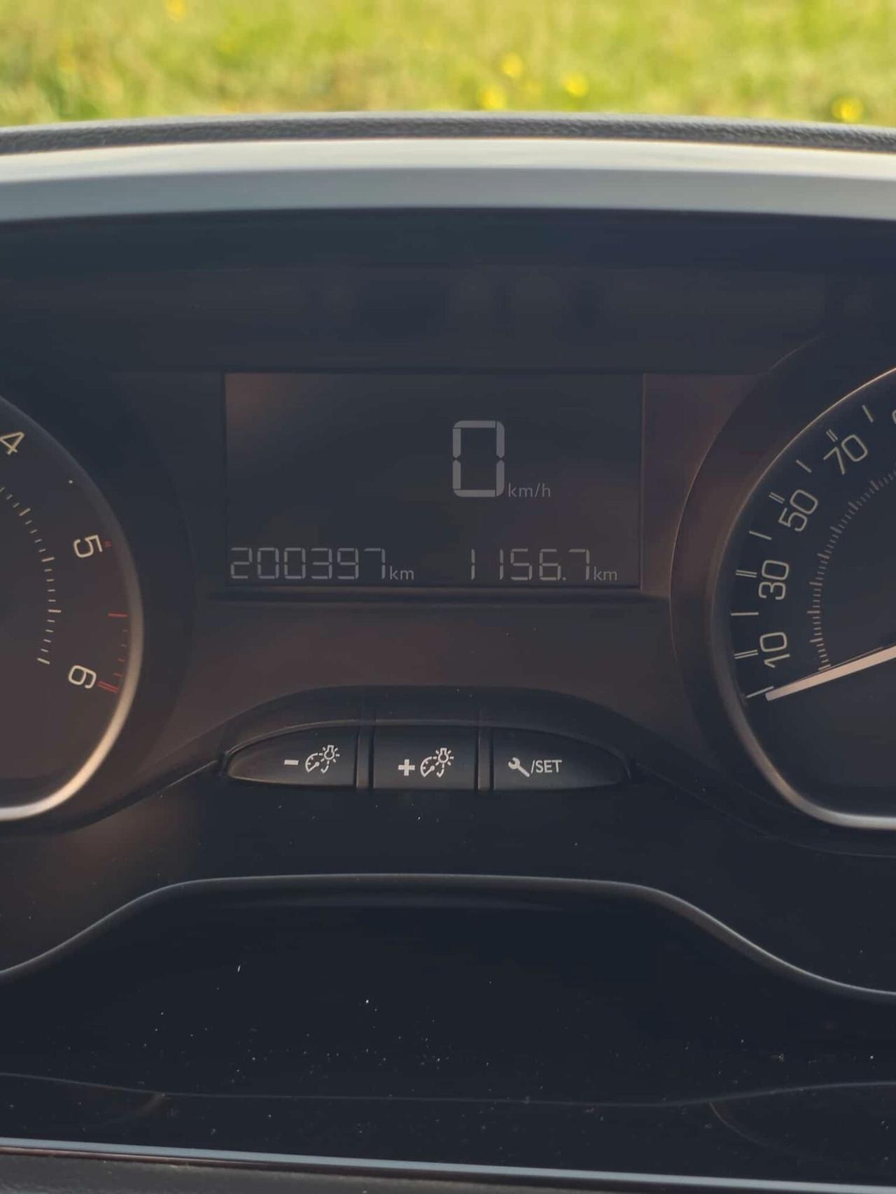 Peugeot 208 BlueHDi 75 5 porte Allure