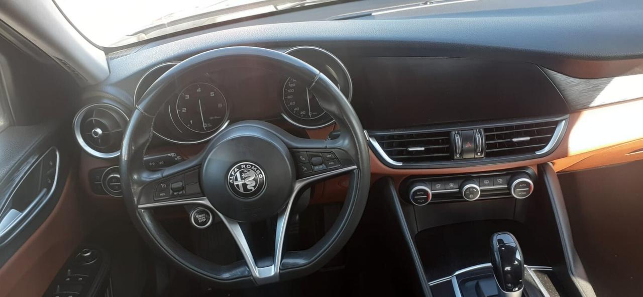 Alfa Romeo Giulia 2016 - 2.2 Td 180cv AT8 Super Lb automobili