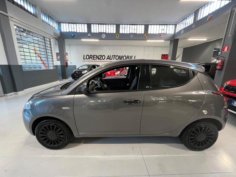Lancia Ypsilon 1.2 GOLD KM 32000