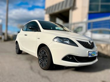 Lancia Ypsilon 1.0 FireFly 5 porte S&S Hybryd Gold X NEOPATENTATI / UNICO PROPRIETARIO