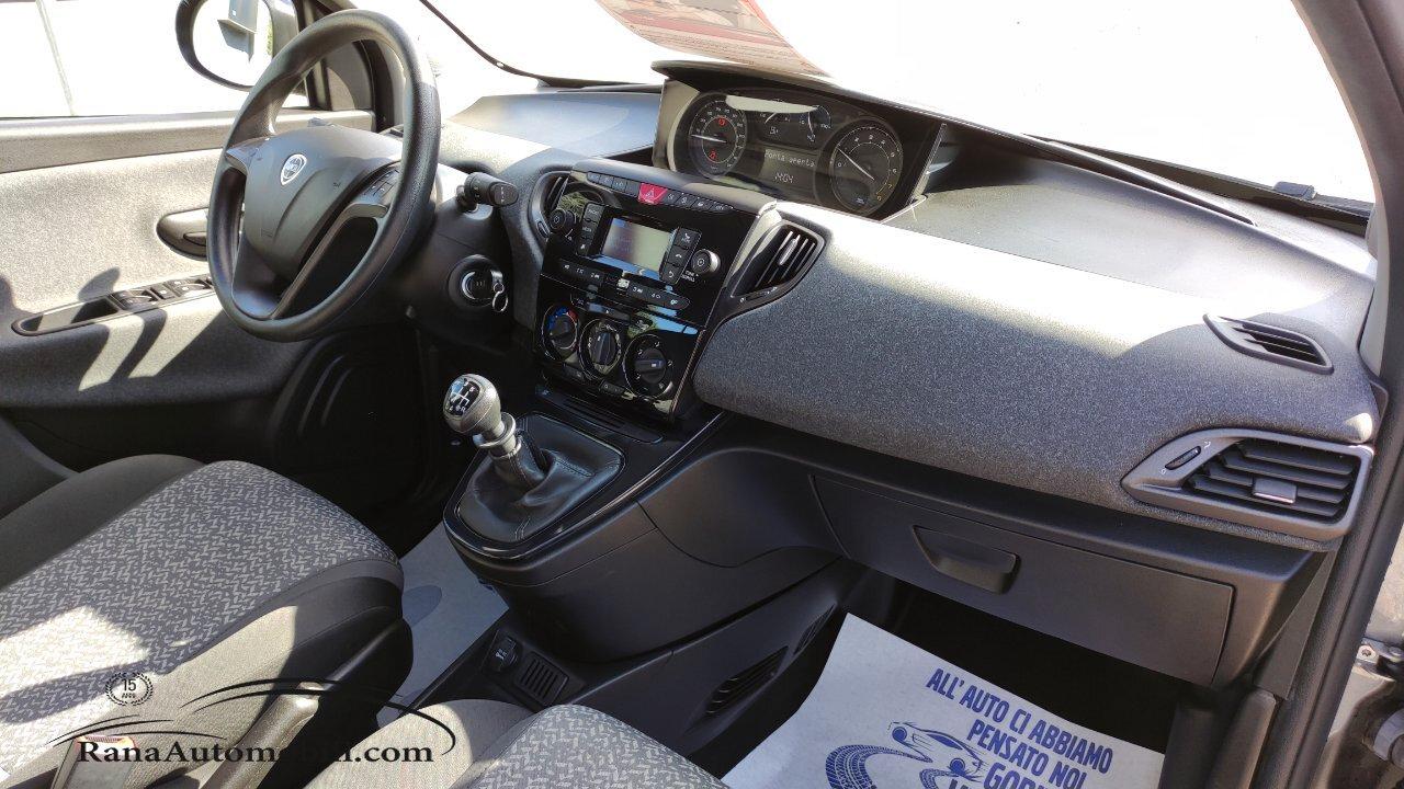 Lancia Ypsilon Hybrid 1.0 FireFly