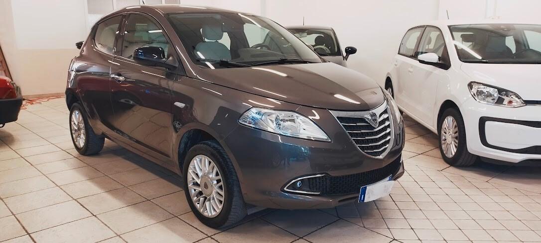 Lancia Ypsilon 0.9 TwinAir 85 CV 5 porte Metano Ecochic Gold