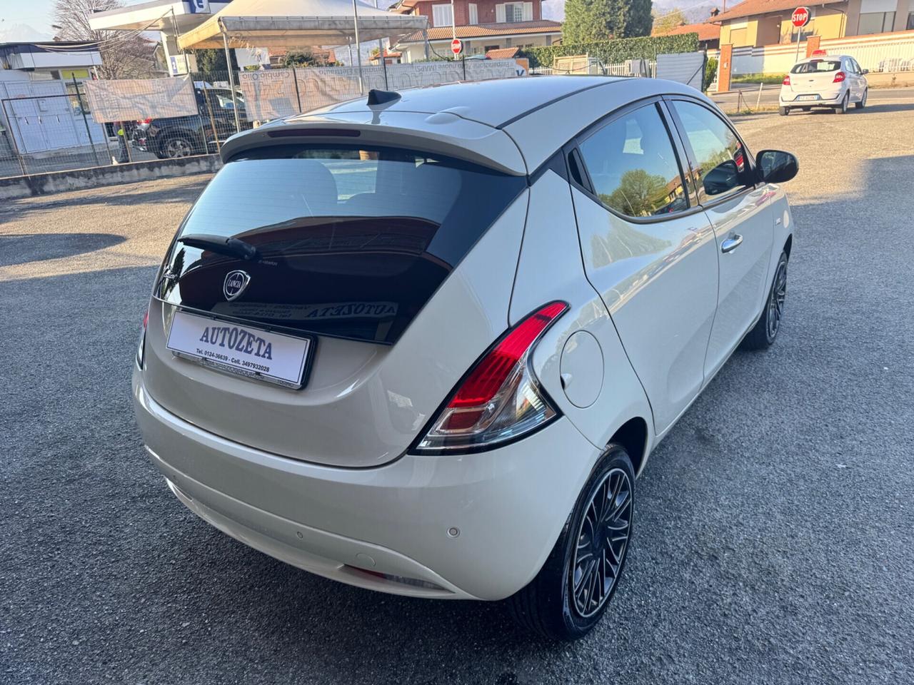 Lancia Ypsilon 1.2 69 CV 5 GPL Gold