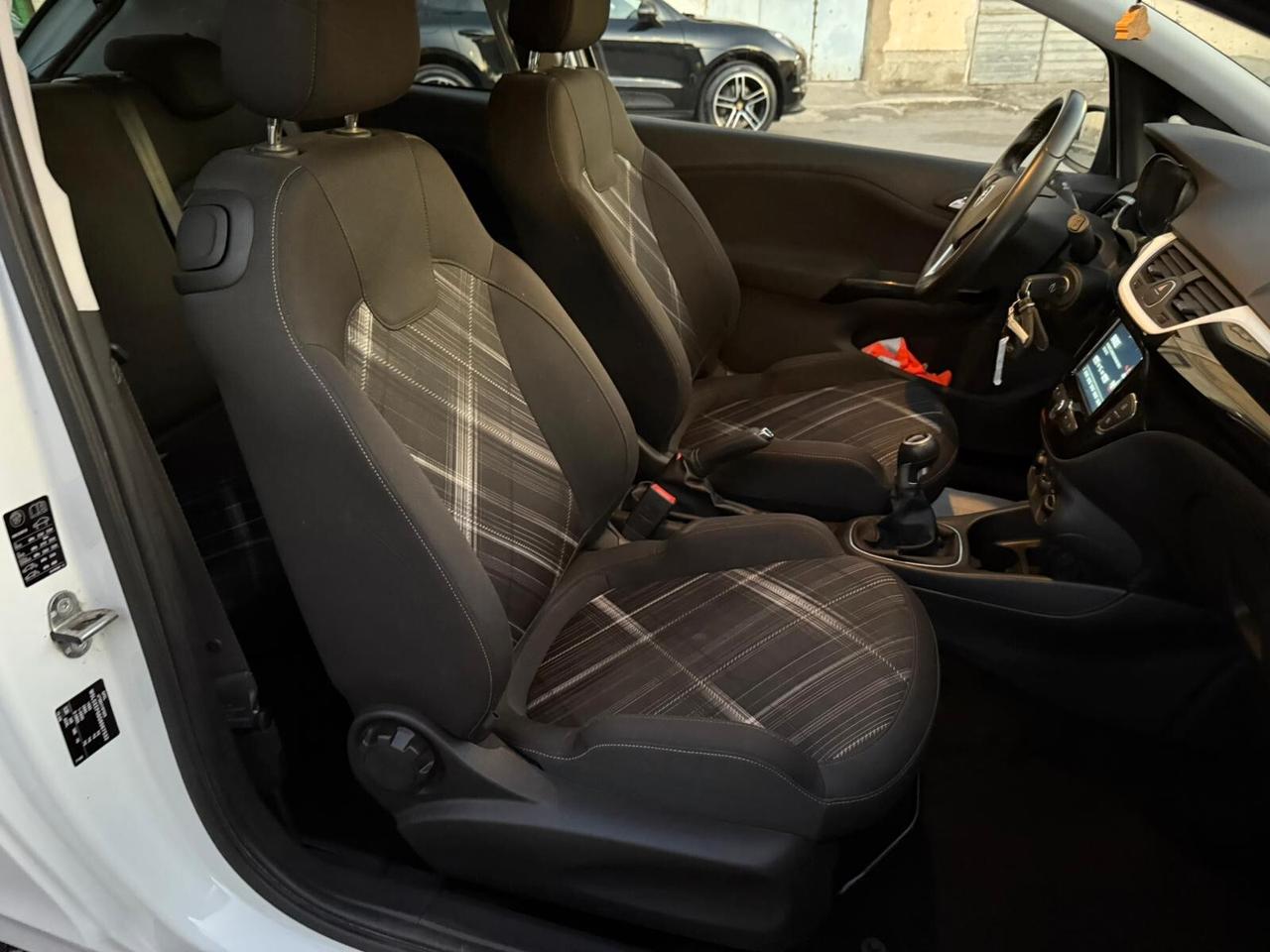 Opel Corsa 1.3 CDTI 95CV B-Color