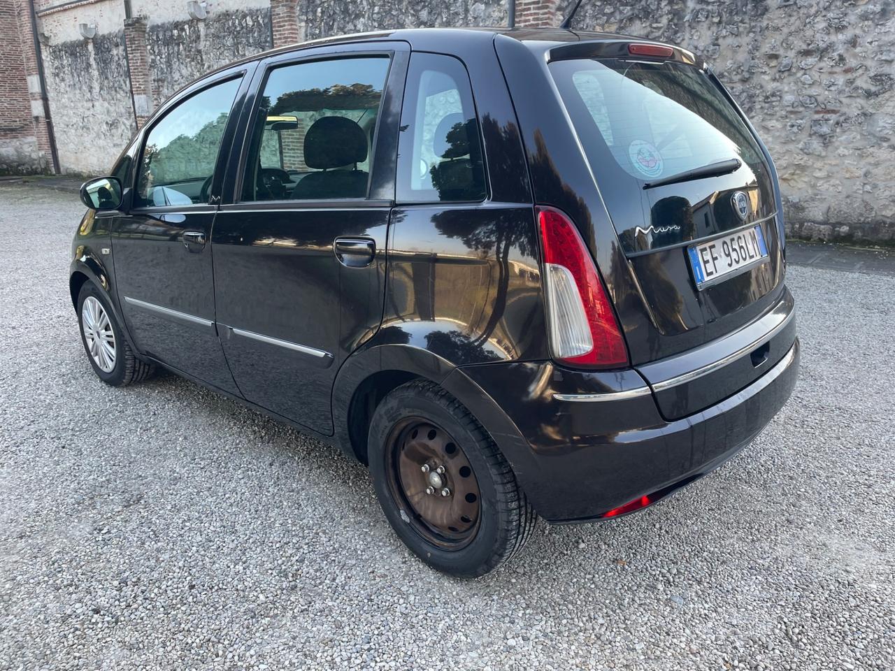 Lancia MUSA 1.4 benzina anno 2011 km 140. Mila