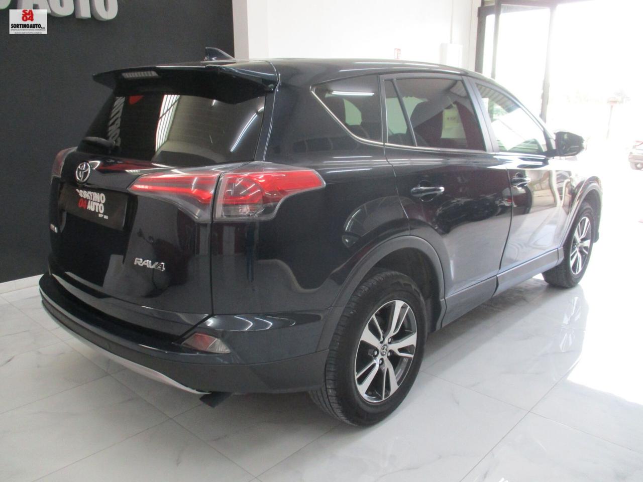 Toyota RAV 4 RAV4 2.0 D-4D 2WD Business 143cv 2/2017 KM119000