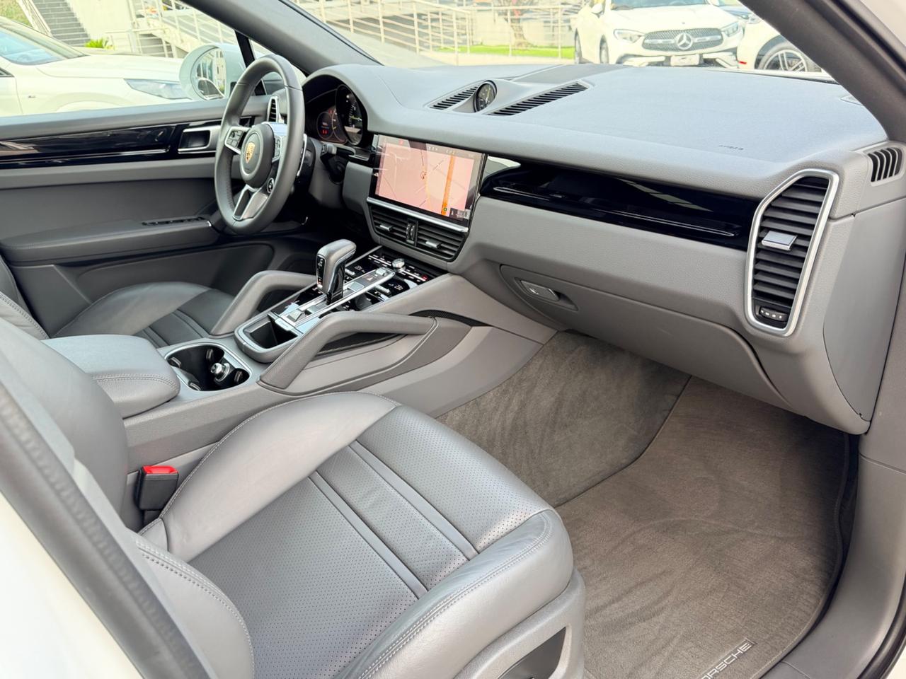 Porsche Cayenne Coupé 3.0 V6 E-Hybrid uni pro in garanzia