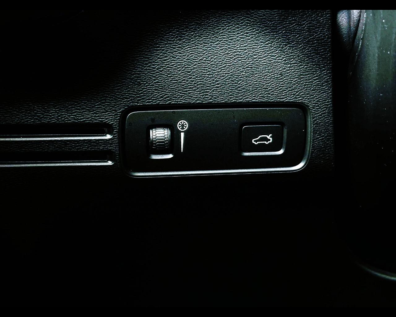VOLVO XC40 T2 Momentum Core