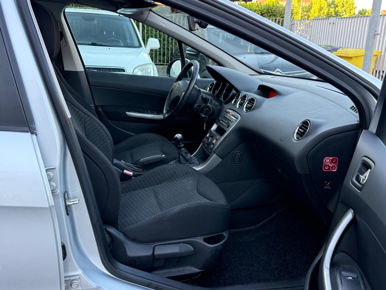 Peugeot 308 7 posti TAGLIANDI CERTIFICATI 1.6 HDi 110CV SW Ciel Tecno